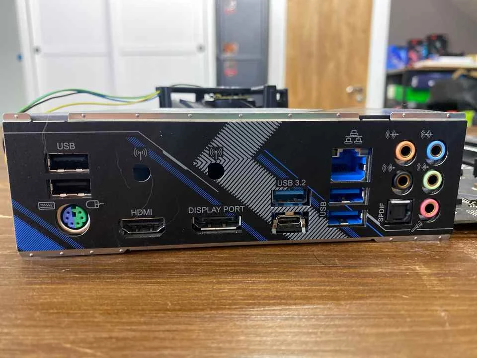 Обзор материнской платы ASRock Z490 Extreme4 — разгони неразгоняемое Обзор материнской платы ASRock Z490 Extreme4 — разгони неразгоняемое