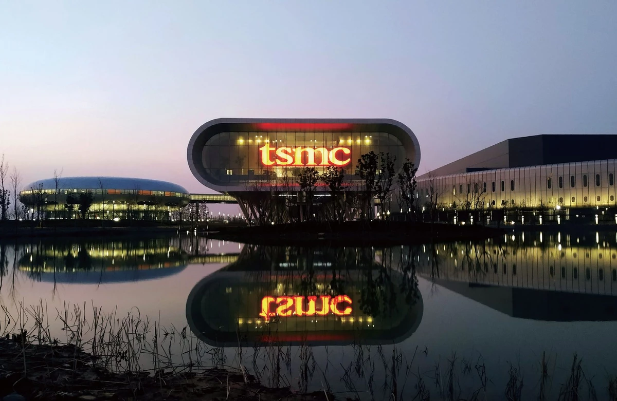 Инсайдеры сообщают, что TSMC перевезет производственные мощности в Аризону в начале 2023 года Инсайдеры сообщают, что TSMC перевезет производственные мощности в Аризону в начале 2023 года