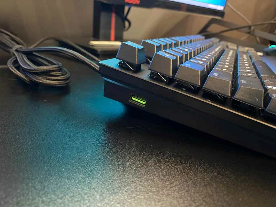 Обзор флагманской игровой клавиатуры Razer Huntsman V2 Analog — ультимативная игровая клавиатура Обзор флагманской игровой клавиатуры Razer Huntsman V2 Analog — ультимативная игровая клавиатура