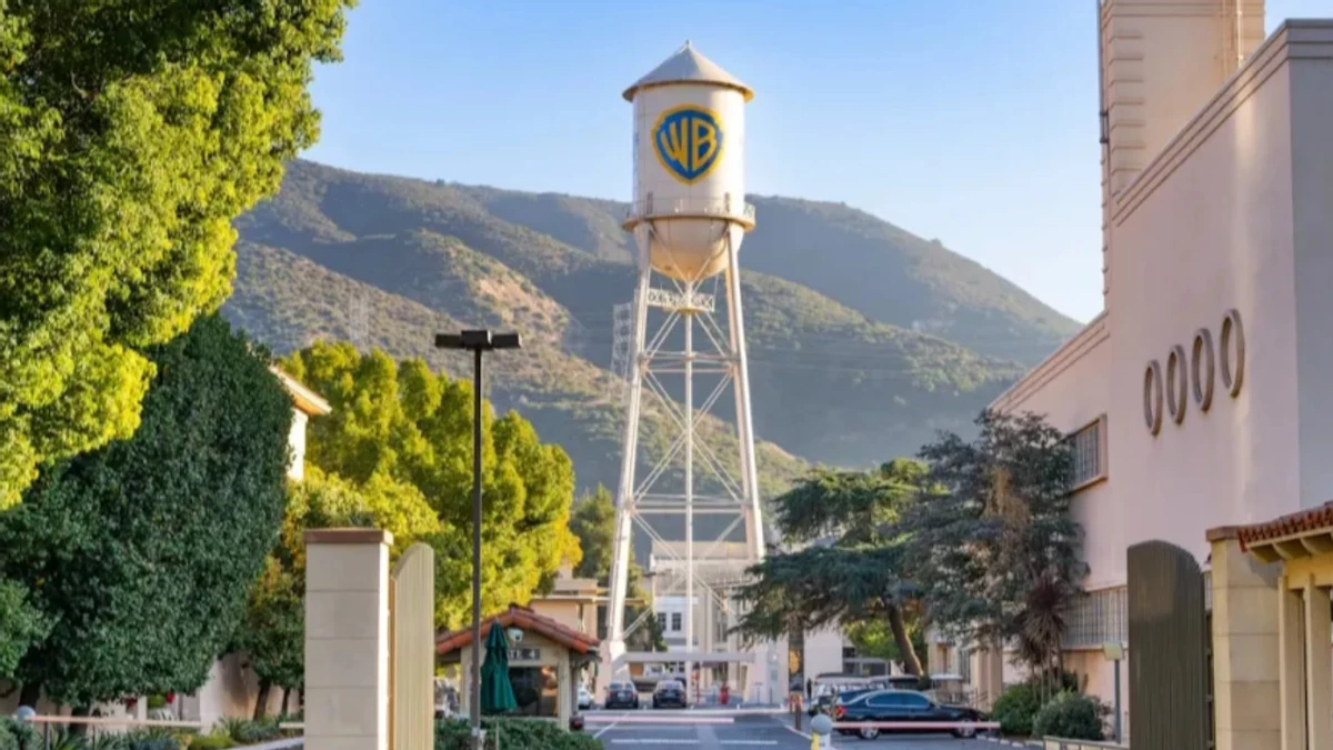 Кредитный рейтинг Warner Bros. Discovery стал мусорным — компания стремится на дно