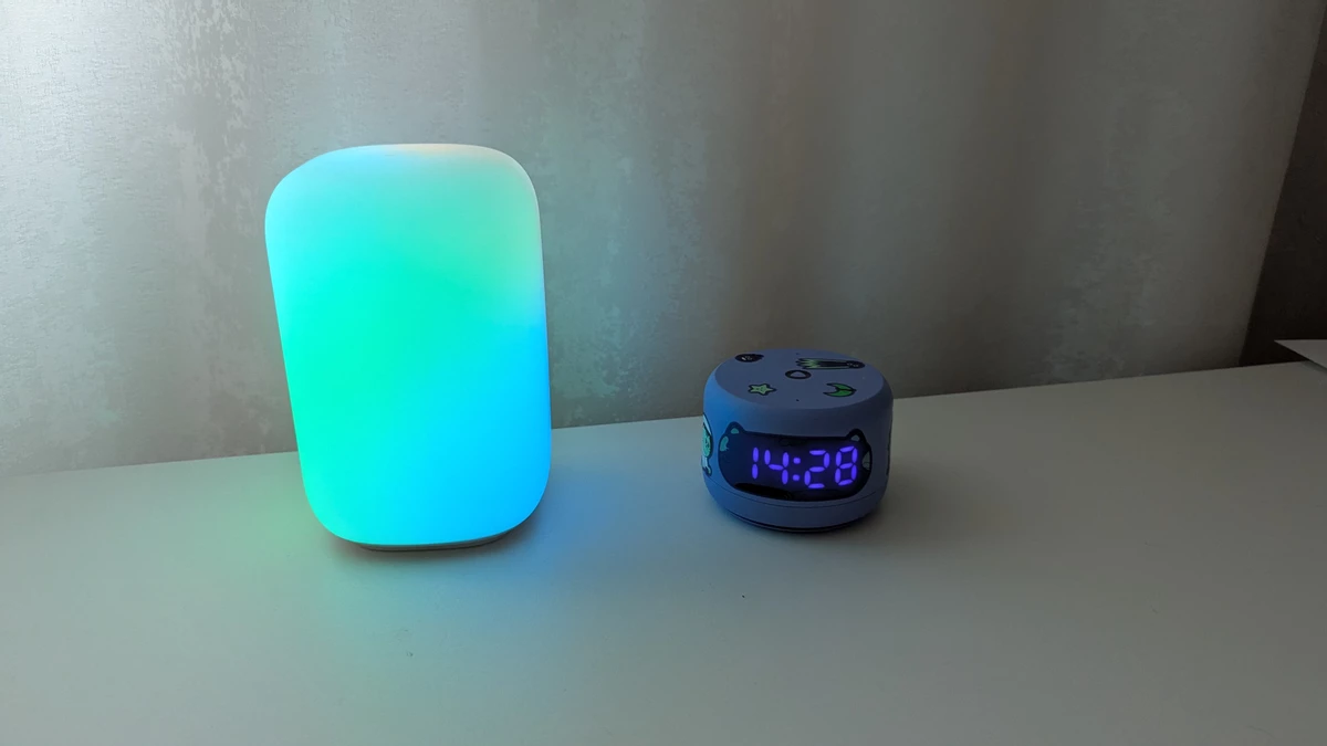 Делаем геймерскую берлогу комфортнее с “Яндекс” — обзор умного карниза, эмби-лампы и ИК-пульта Делаем геймерскую берлогу комфортнее с “Яндекс” — обзор умного карниза, эмби-лампы и ИК-пульта