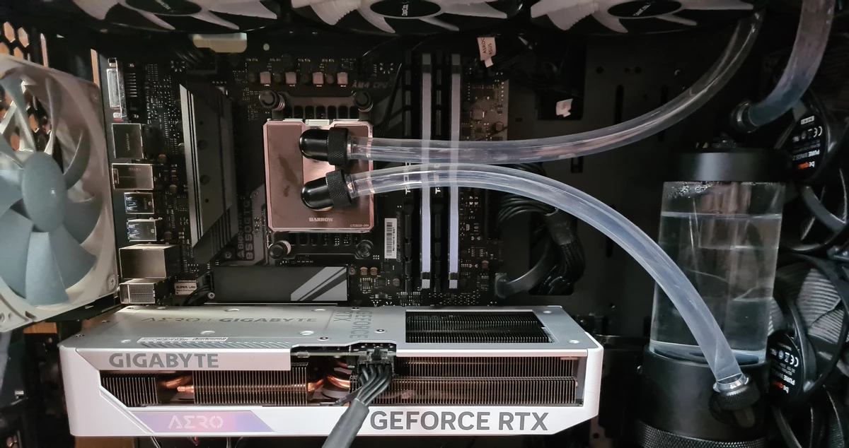 Обзор Gigabyte GeForce RTX 4060 Ti AERO OC Обзор Gigabyte GeForce RTX 4060 Ti AERO OC
