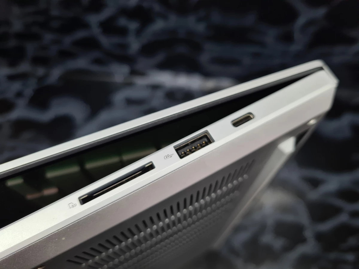 Обзор ASUS ROG Zephyrus G16 (2024) — флагманское “железо” в компактном корпусе Обзор ASUS ROG Zephyrus G16 (2024) — флагманское “железо” в компактном корпусе