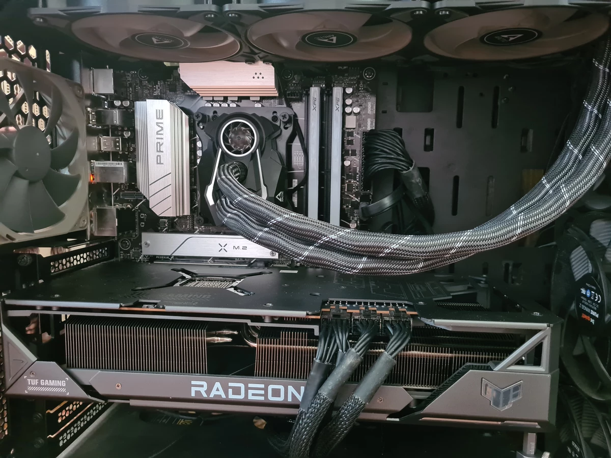 Обзор ASUS TUF Radeon RX 7900 XT OC 20GB — видеокарта или холодное оружие? Обзор ASUS TUF Radeon RX 7900 XT OC 20GB — видеокарта или холодное оружие?