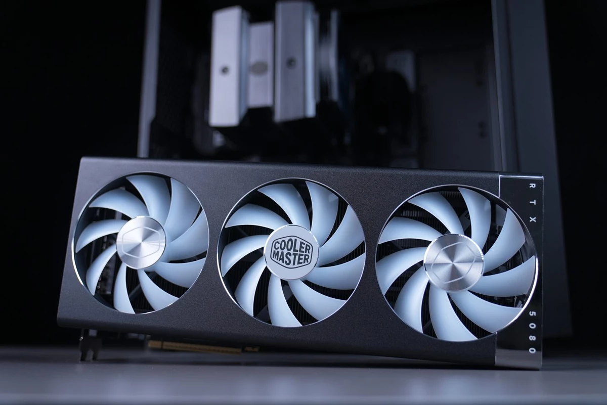 Cooler Master показала огромную RTX 5080 на 4 слота для готовых сборок ПК Cooler Master показала огромную RTX 5080 на 4 слота для готовых сборок ПК