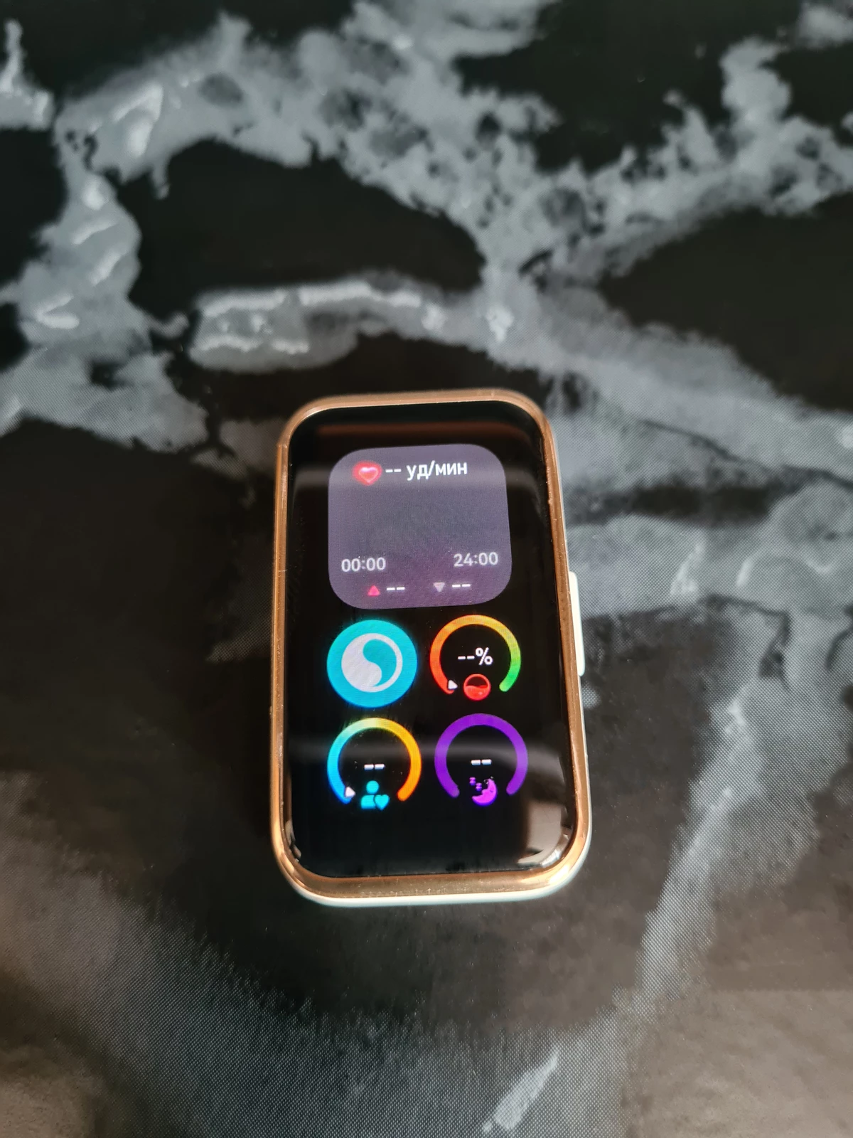 Обзор фитнес-браслета Huawei Band 9 Обзор фитнес-браслета Huawei Band 9