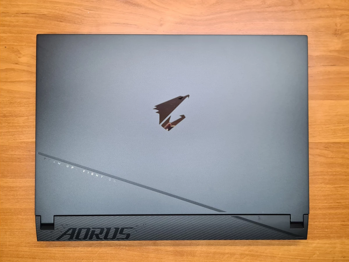 Обзор игрового ноутбука AORUS 15 — i7-13700H и RTX 4070 для игр и работы там, где удобно Обзор игрового ноутбука AORUS 15 — i7-13700H и RTX 4070 для игр и работы там, где удобно