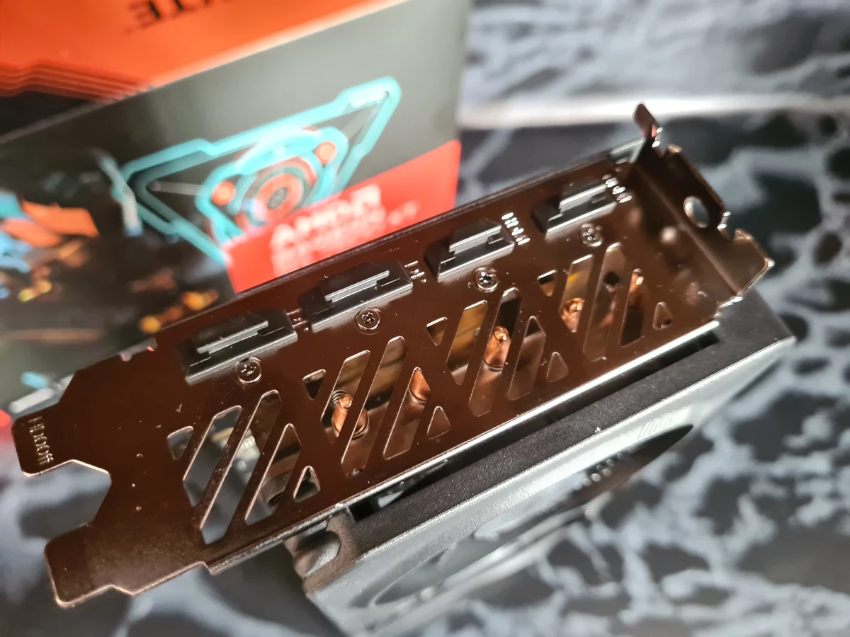 Обзор Gigabyte Radeon RX 7600 XT Gaming OC Обзор Gigabyte Radeon RX 7600 XT Gaming OC