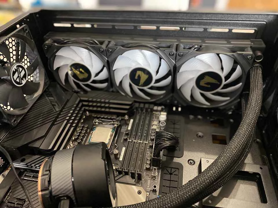 Обзор системы жидкостного охлаждения AORUS WATERFORCE X 360 — для очень горячих штучек Обзор системы жидкостного охлаждения AORUS WATERFORCE X 360 — для очень горячих штучек