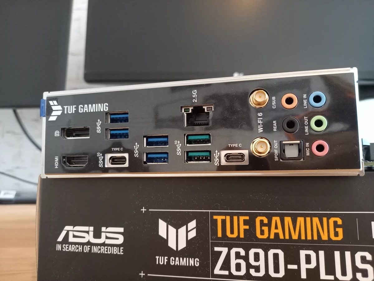 Обзор DDR4 материнской платы ASUS TUF GAMING Z690-PLUS WIFI D4 Обзор DDR4 материнской платы ASUS TUF GAMING Z690-PLUS WIFI D4