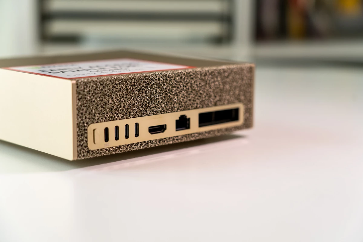 NVIDIA начала поставки самого маленького в мире суперкомпьютера с искусственным интеллектом