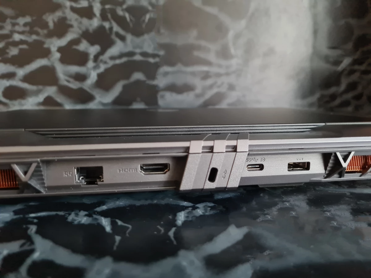Обзор ноутбука MSI Vector 17 HX A13VHG-802RU с i9-13980HX и RTX 4080 (12 Гб) Обзор ноутбука MSI Vector 17 HX A13VHG-802RU с i9-13980HX и RTX 4080 (12 Гб)