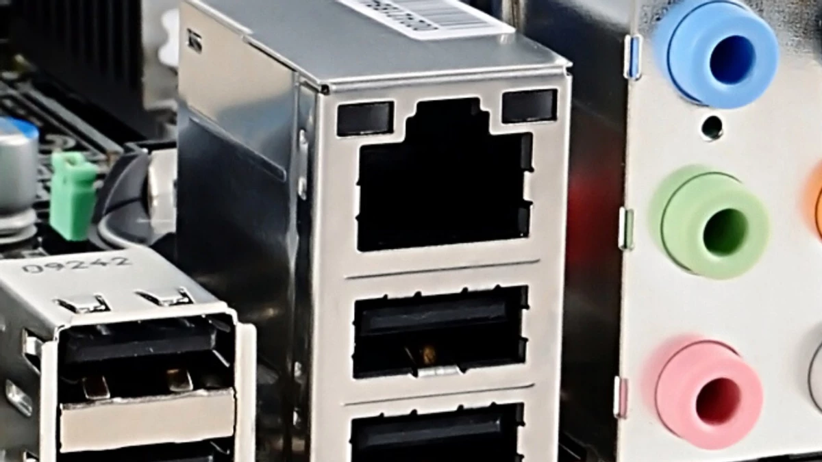 Материнские платы Intel для Raptor Lake получили багованные контроллеры Ethernet Материнские платы Intel для Raptor Lake получили багованные контроллеры Ethernet