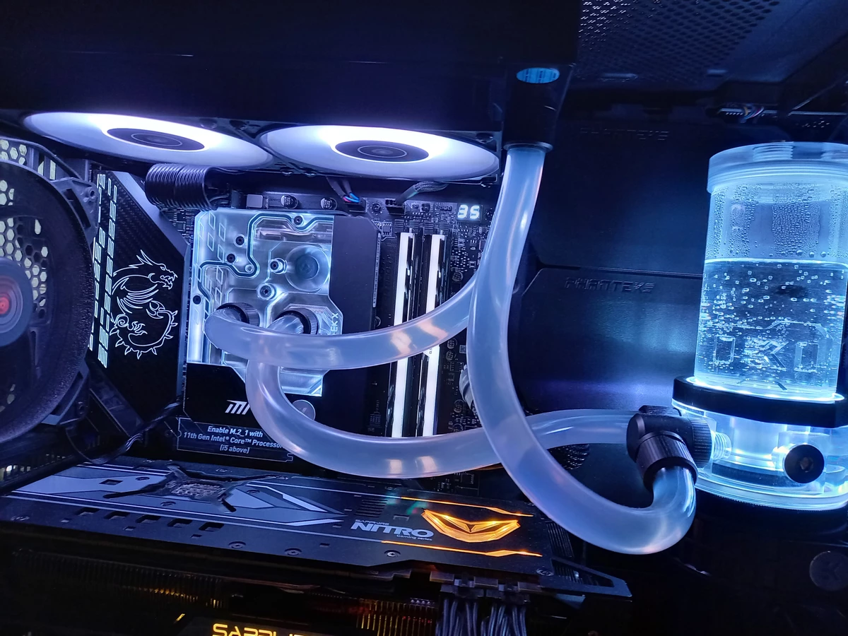 Обзор MSI MPG Z590 CARBON EK X - самая доступная материнская плата с водоблоком Обзор MSI MPG Z590 CARBON EK X - самая доступная материнская плата с водоблоком
