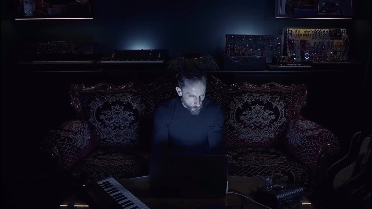 Мик Гордон показал, как пишет музыку к DEFECT, и сыграл новый трек