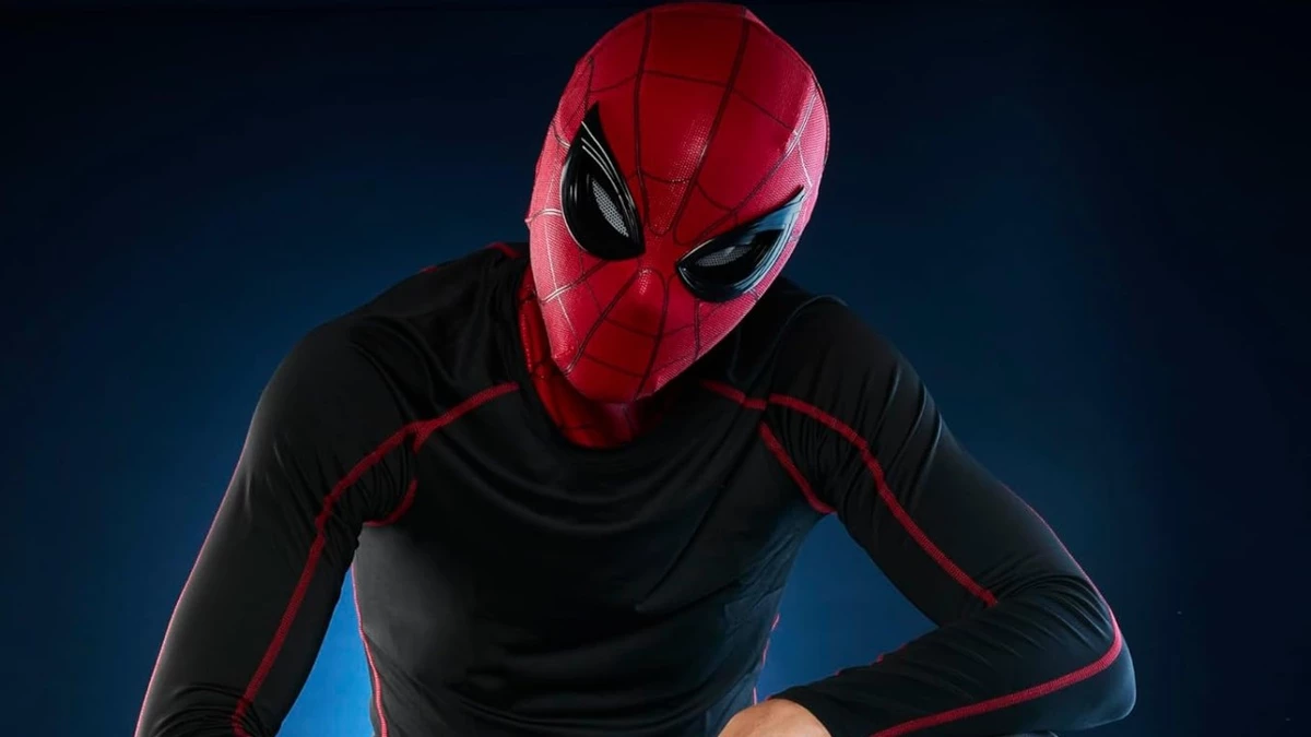 Marvel выпустит маску Человека-паука с подвижными глазами для взрослых фанатов и косплееров Marvel выпустит маску Человека-паука с подвижными глазами для взрослых фанатов и косплееров