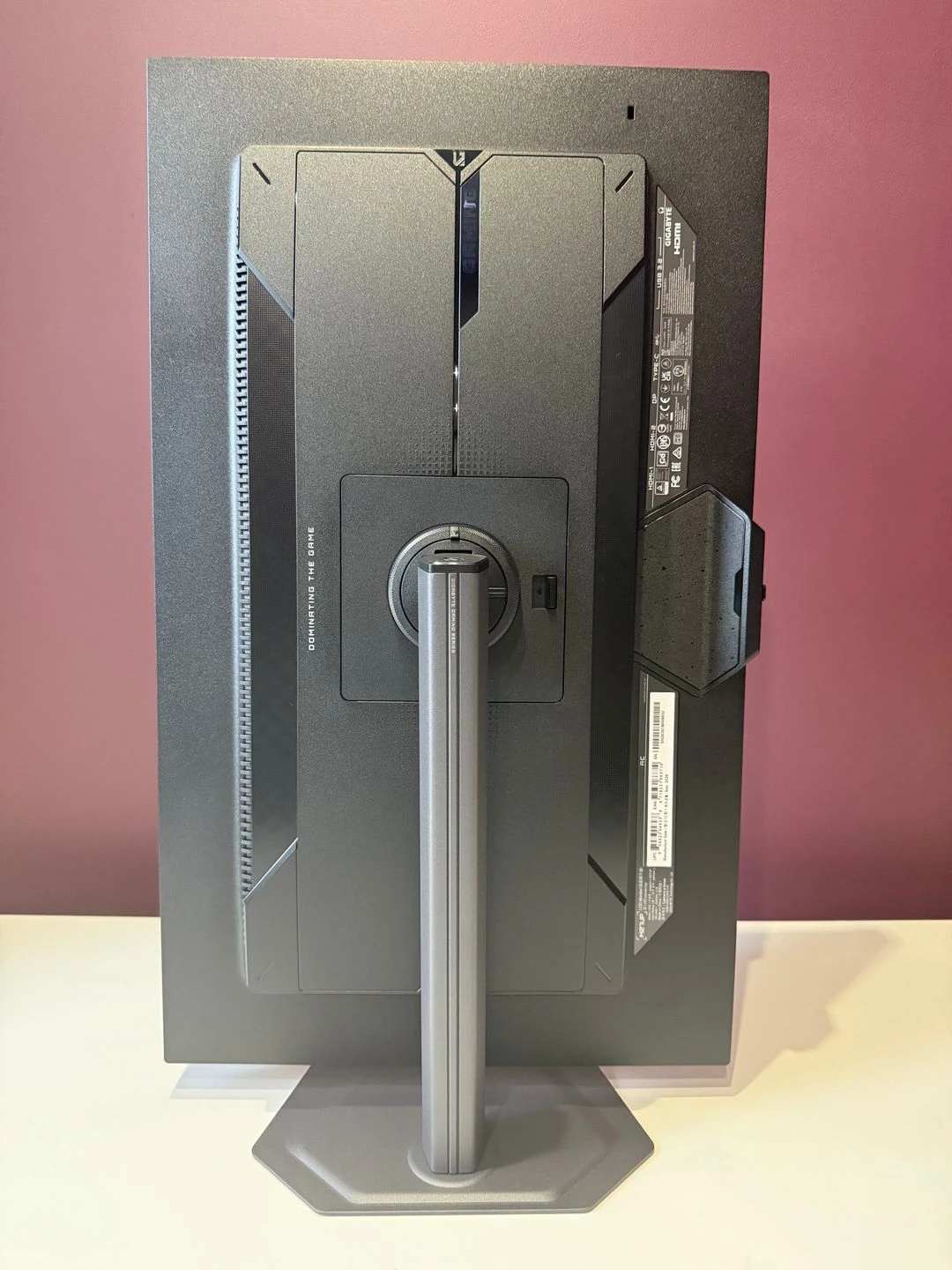 Обзор Gigabyte M27UP — универсальный монитор с двумя режимами и встроенным KVM