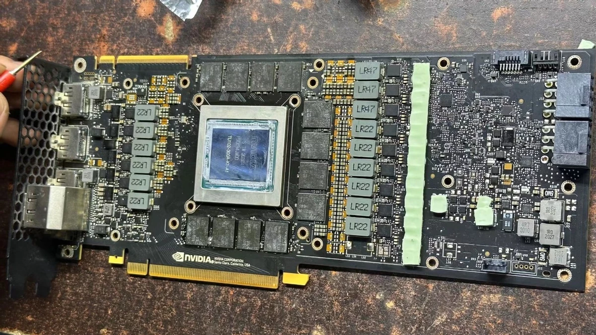 Видеопамяти много не бывает! У этой RTX 2080 Ti сразу 44 Гб Видеопамяти много не бывает! У этой RTX 2080 Ti сразу 44 Гб
