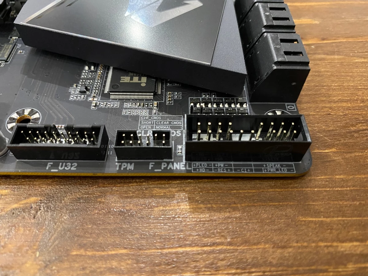 Материнская плата GIGABYTE B550 AORUS PRO — новое поколение матплат для нового поколения процессоров Материнская плата GIGABYTE B550 AORUS PRO — новое поколение матплат для нового поколения процессоров