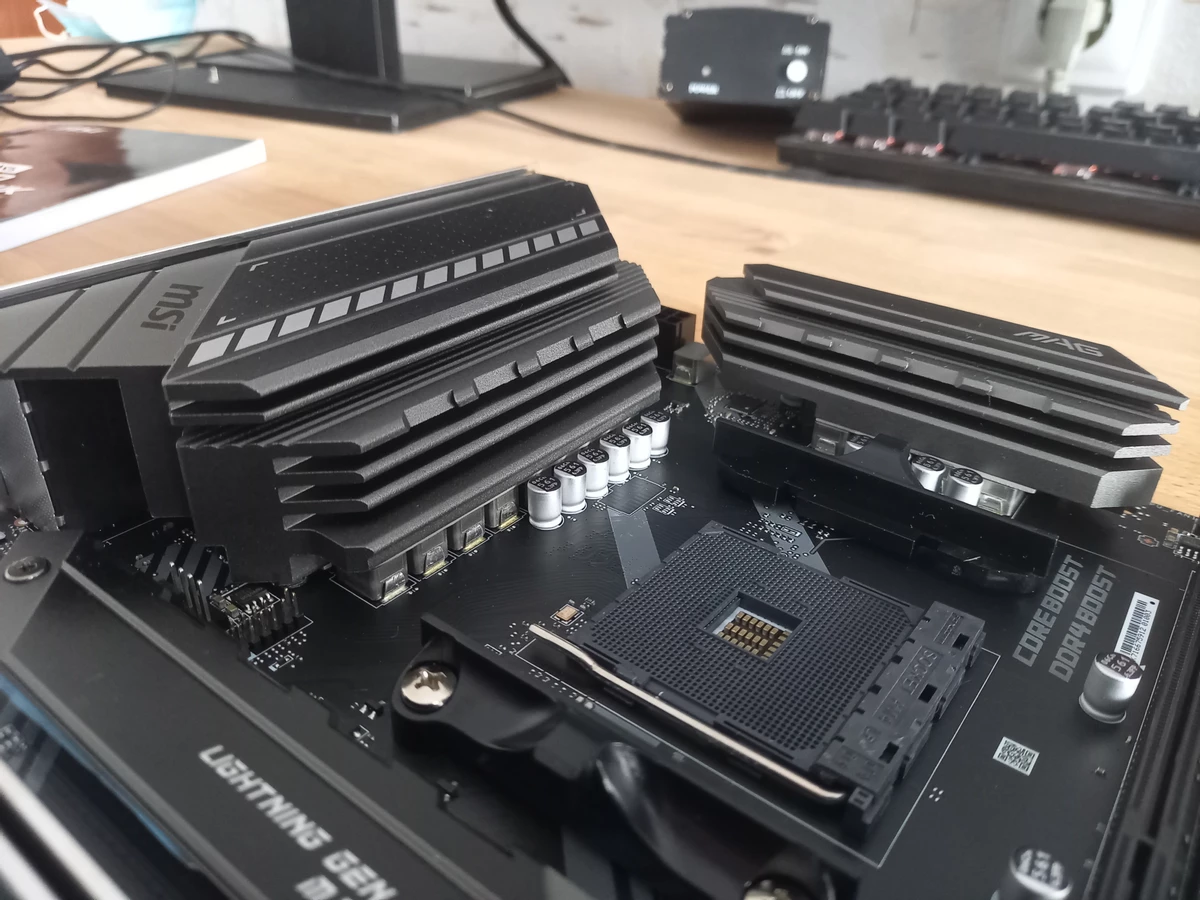 Обзор материнской платы MSI MAG B550 Tomahawk Обзор материнской платы MSI MAG B550 Tomahawk