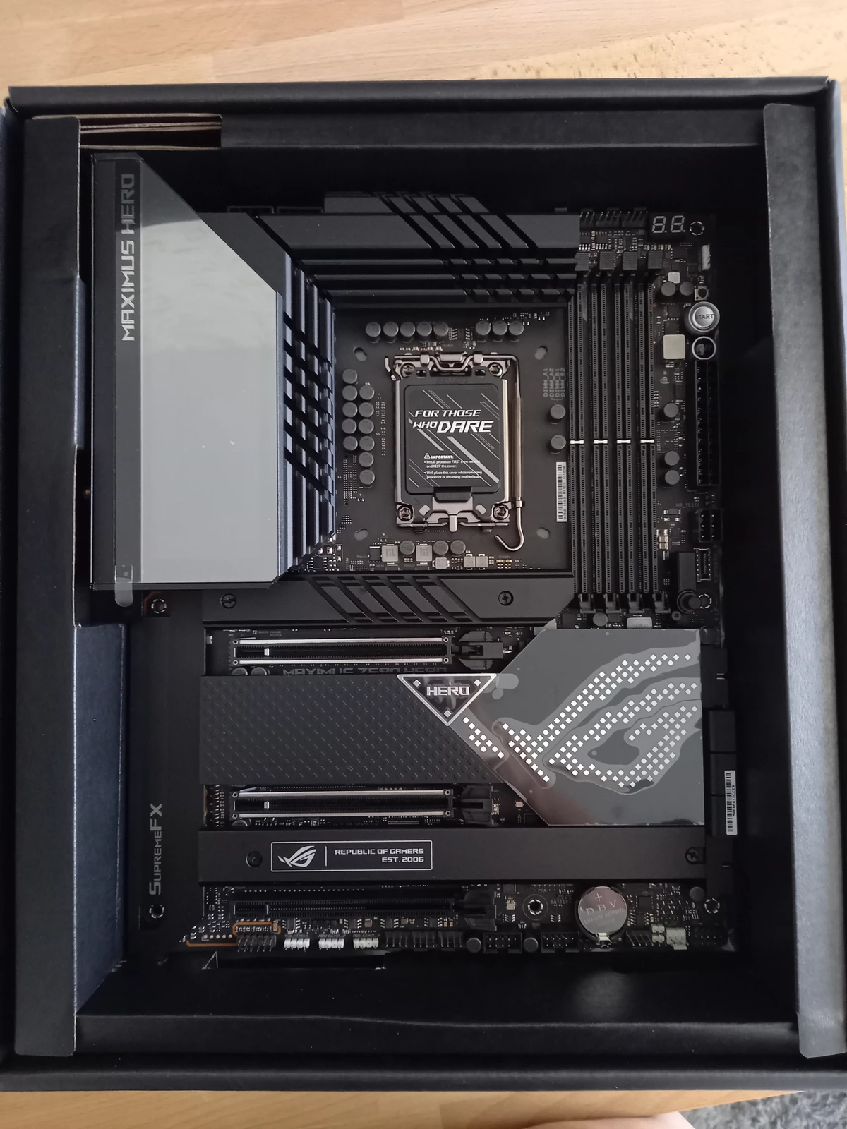 Обзор ROG MAXIMUS Z690 HERO - топовая материнская плата для энтузиастов Обзор ROG MAXIMUS Z690 HERO - топовая материнская плата для энтузиастов
