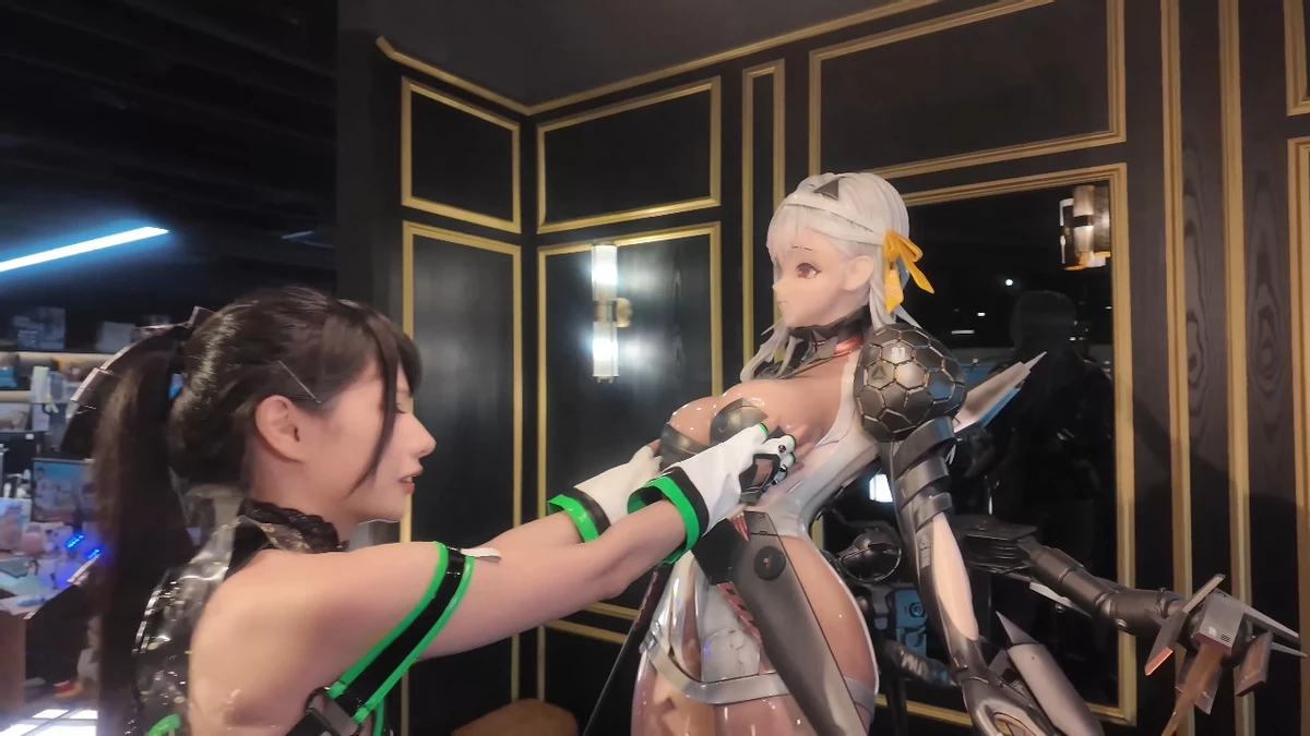 Японский косплеер Аме Хане переоделась в Еву, пробралась в офис Shift Up и подсмотрела за работой над Stellar Blade 2