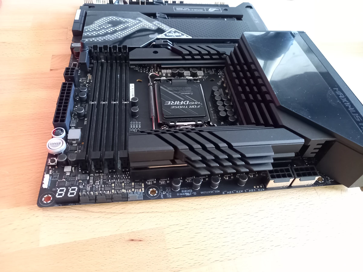 Обзор ROG MAXIMUS Z690 HERO - топовая материнская плата для энтузиастов Обзор ROG MAXIMUS Z690 HERO - топовая материнская плата для энтузиастов