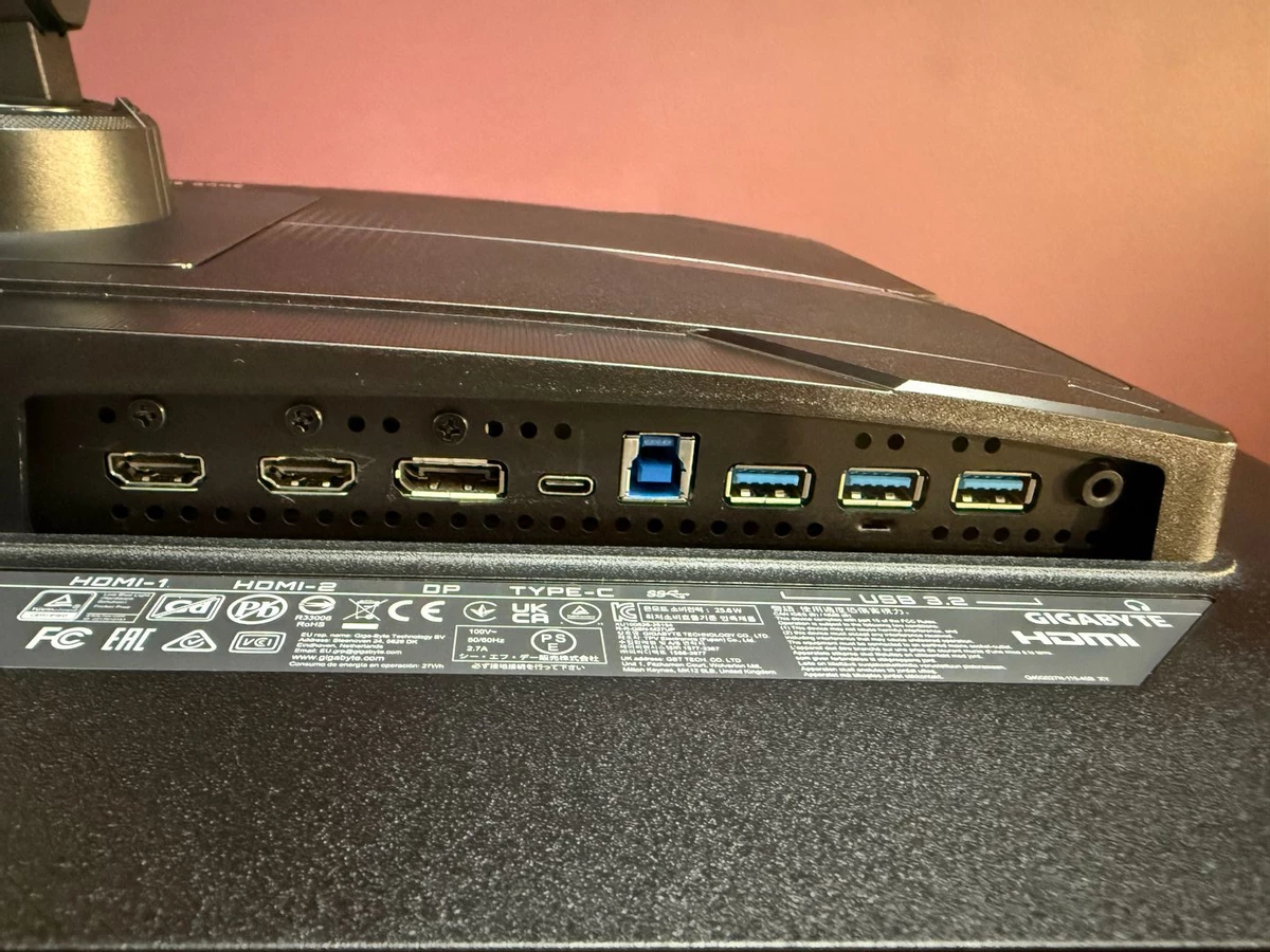 Обзор Gigabyte M27UP — универсальный монитор с двумя режимами и встроенным KVM