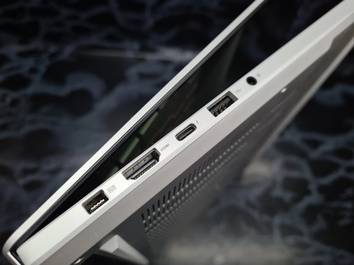 Обзор ASUS ROG Zephyrus G16 (2024) — флагманское “железо” в компактном корпусе Обзор ASUS ROG Zephyrus G16 (2024) — флагманское “железо” в компактном корпусе