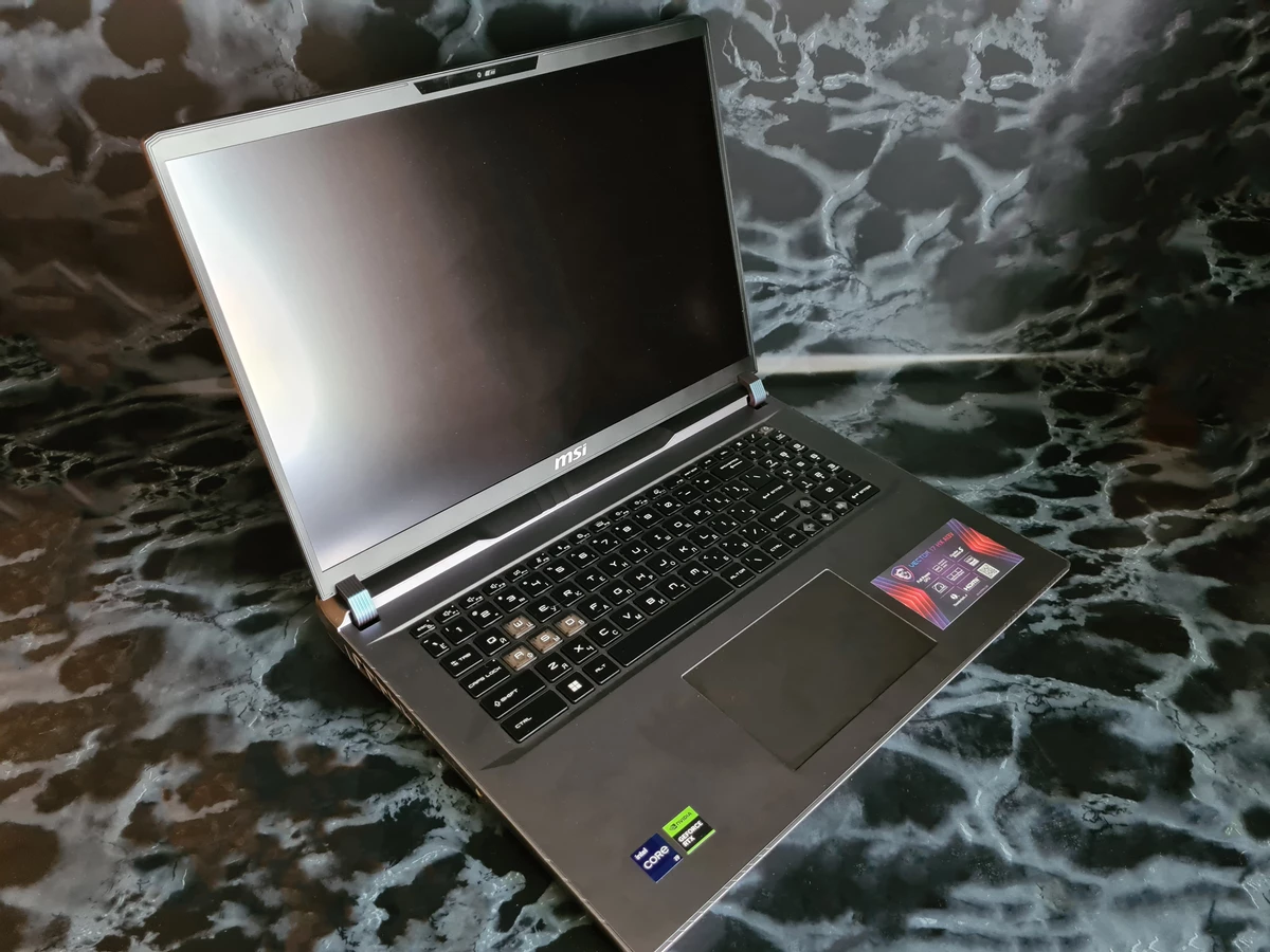 Обзор ноутбука MSI Vector 17 HX A13VHG-802RU с i9-13980HX и RTX 4080 (12 Гб) Обзор ноутбука MSI Vector 17 HX A13VHG-802RU с i9-13980HX и RTX 4080 (12 Гб)