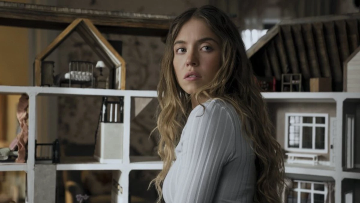 Состоялась мировая премьера триллера «Горничная» с Сидни Суини, российский прокат — в январе