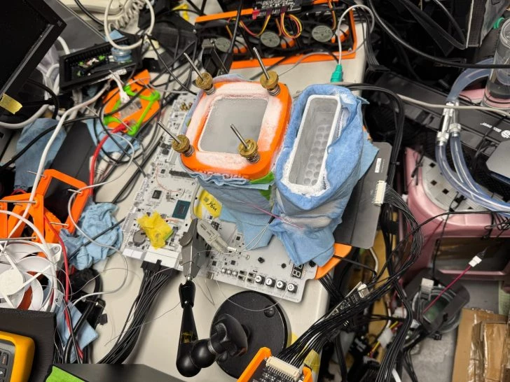 Gigabyte закрепилась в тройке лидеров по разгону DDR5: новый мировой рекорд на материнской плате Z890 AORUS Tachyon ICE