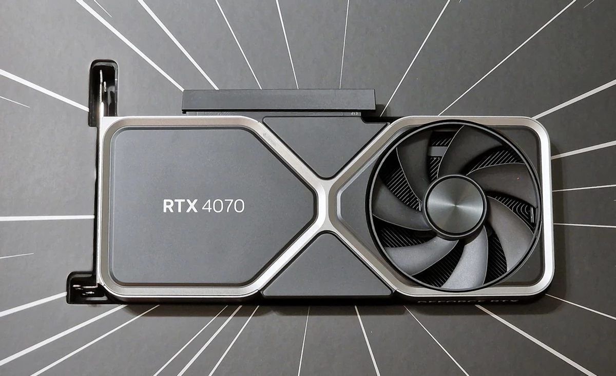 Видеокарта NVIDIA RTX 4070 FE на первых фото Видеокарта NVIDIA RTX 4070 FE на первых фото