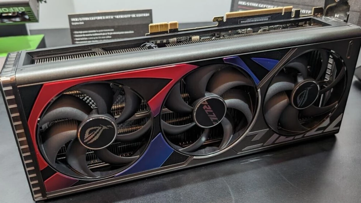 ASUS представила RTX 4090 без разъема для кабеля питания ASUS представила RTX 4090 без разъема для кабеля питания