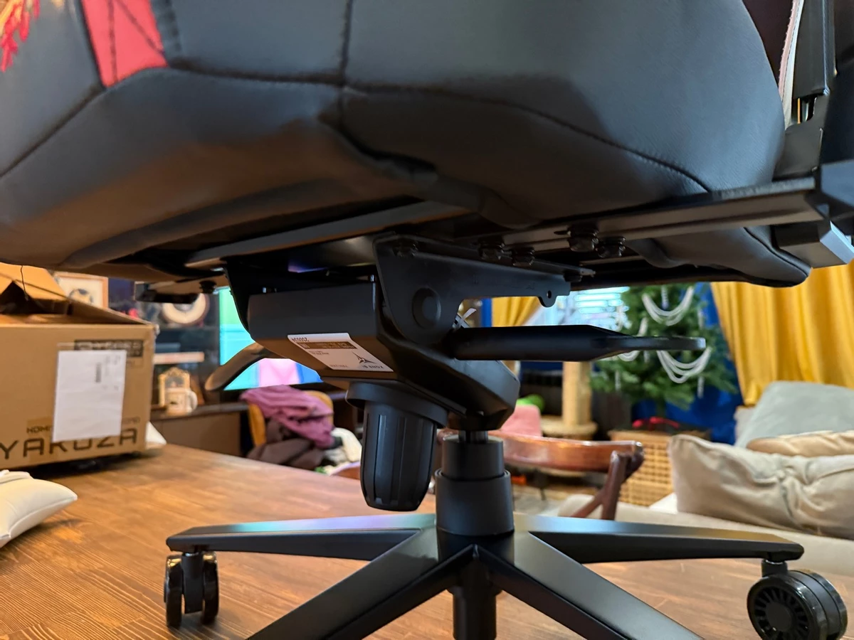 Обзор Zone 51 Yakuza Dragon — игровое кресло, которое невозможно не заметить Обзор Zone 51 Yakuza Dragon — игровое кресло, которое невозможно не заметить