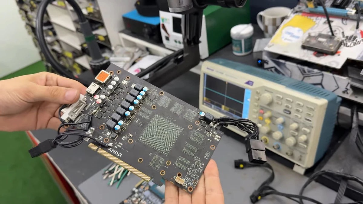 Энтузиаст вернул к жизни буквально дырявую RTX 5070 Ti с помощью Radeon RX 580 Энтузиаст вернул к жизни буквально дырявую RTX 5070 Ti с помощью Radeon RX 580