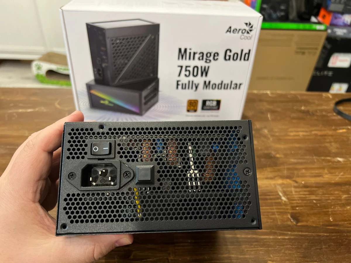 Обзор: блок питания Mirage Gold 750W с системой воздушного охлаждения Rime 4 от AeroCool Обзор: блок питания Mirage Gold 750W с системой воздушного охлаждения Rime 4 от AeroCool