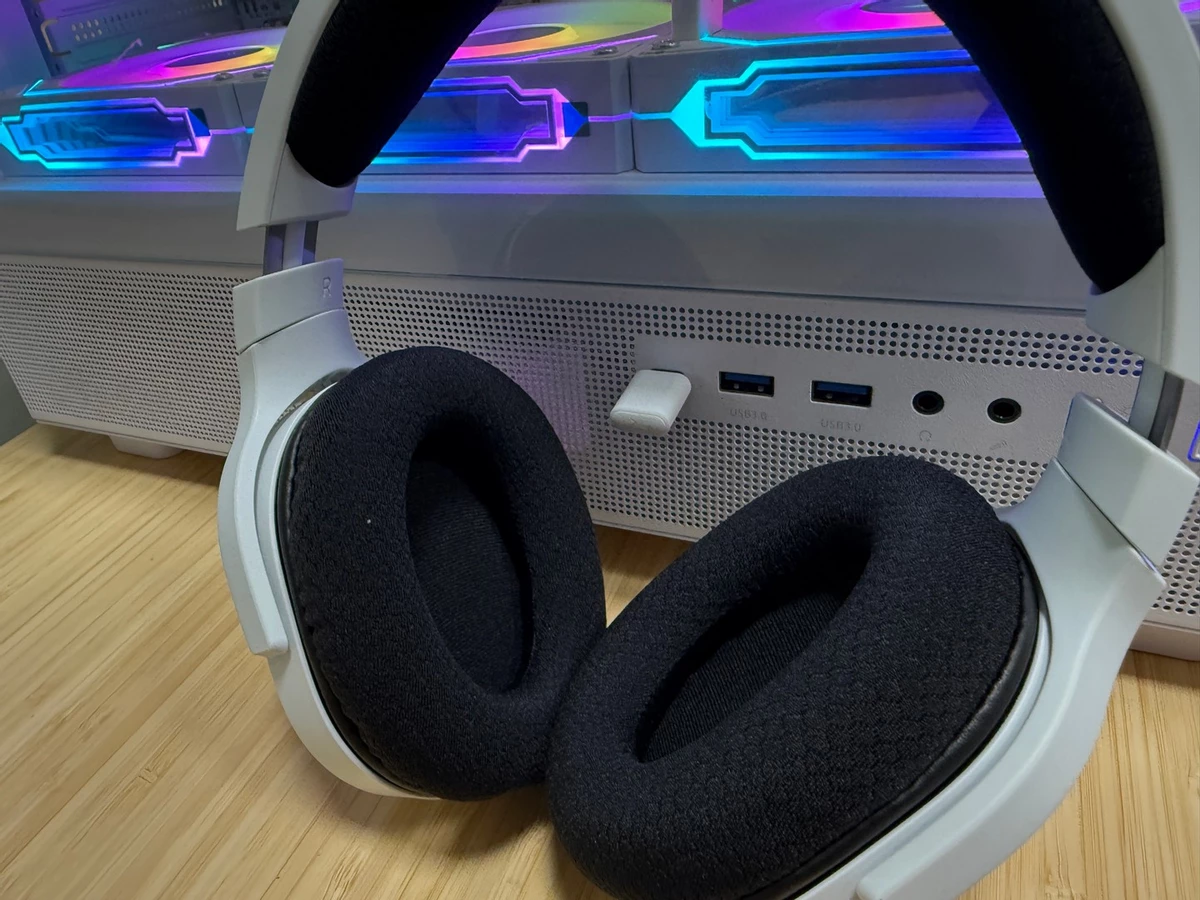 Обзор Razer Barracuda X Chroma: Гарнитура для всех и сразу