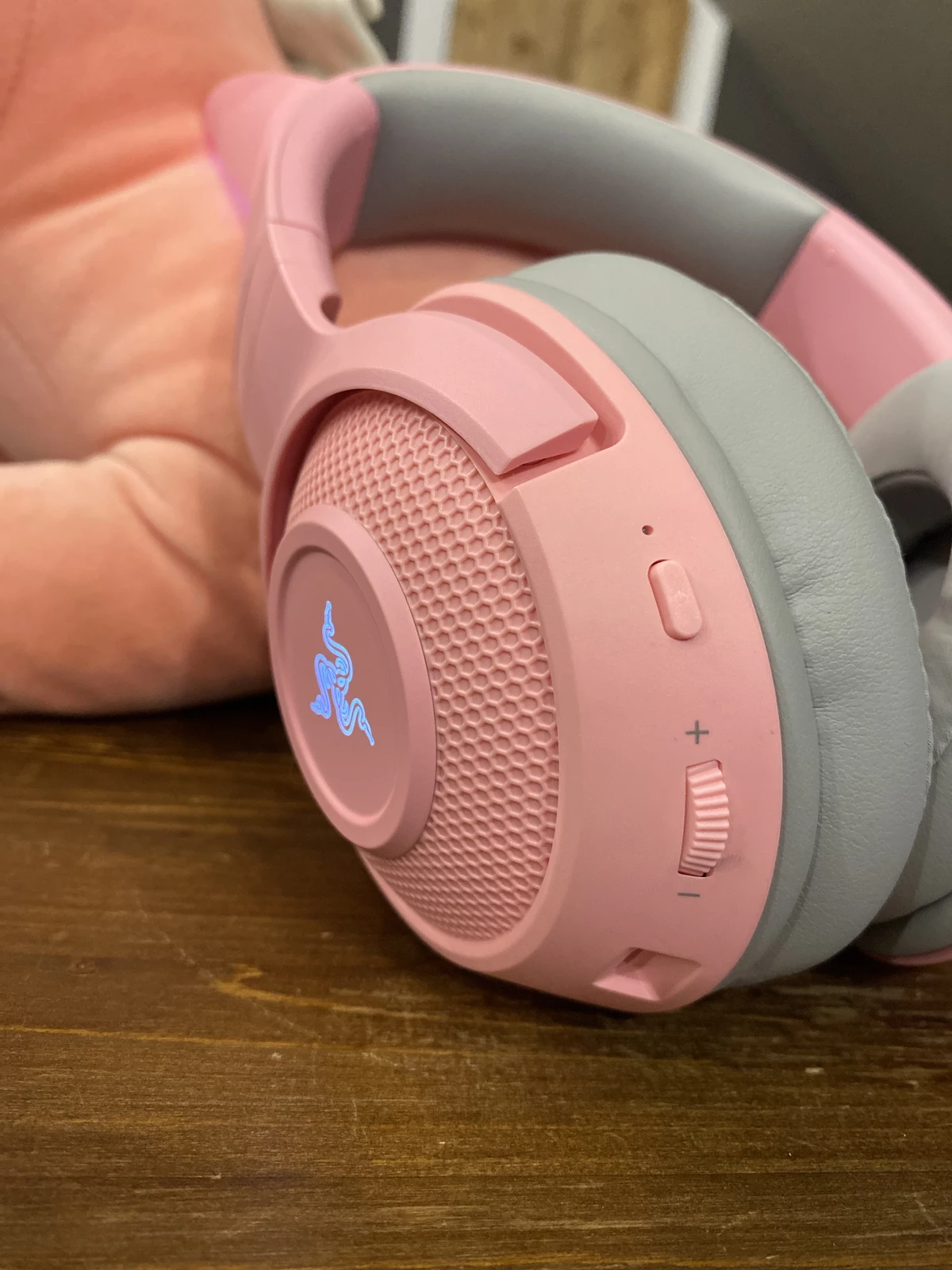 Гарнитура Razer Kraken BT Kitty Edition — для милых дам Гарнитура Razer Kraken BT Kitty Edition — для милых дам