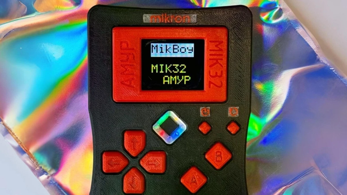 Российская компания «Микрон» представила игровую консоль MikBoy