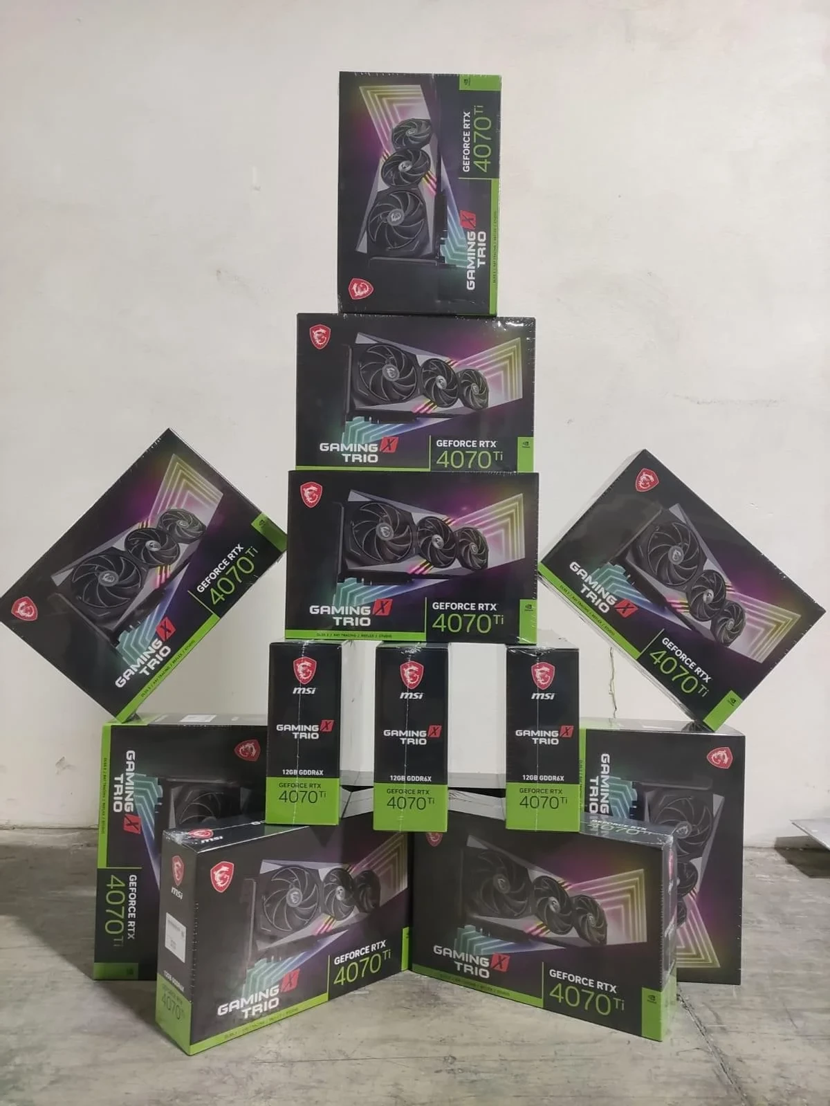 NVIDIA RTX 4070 Ti появились в продаже в Китае по цене от 1000 долларов NVIDIA RTX 4070 Ti появились в продаже в Китае по цене от 1000 долларов