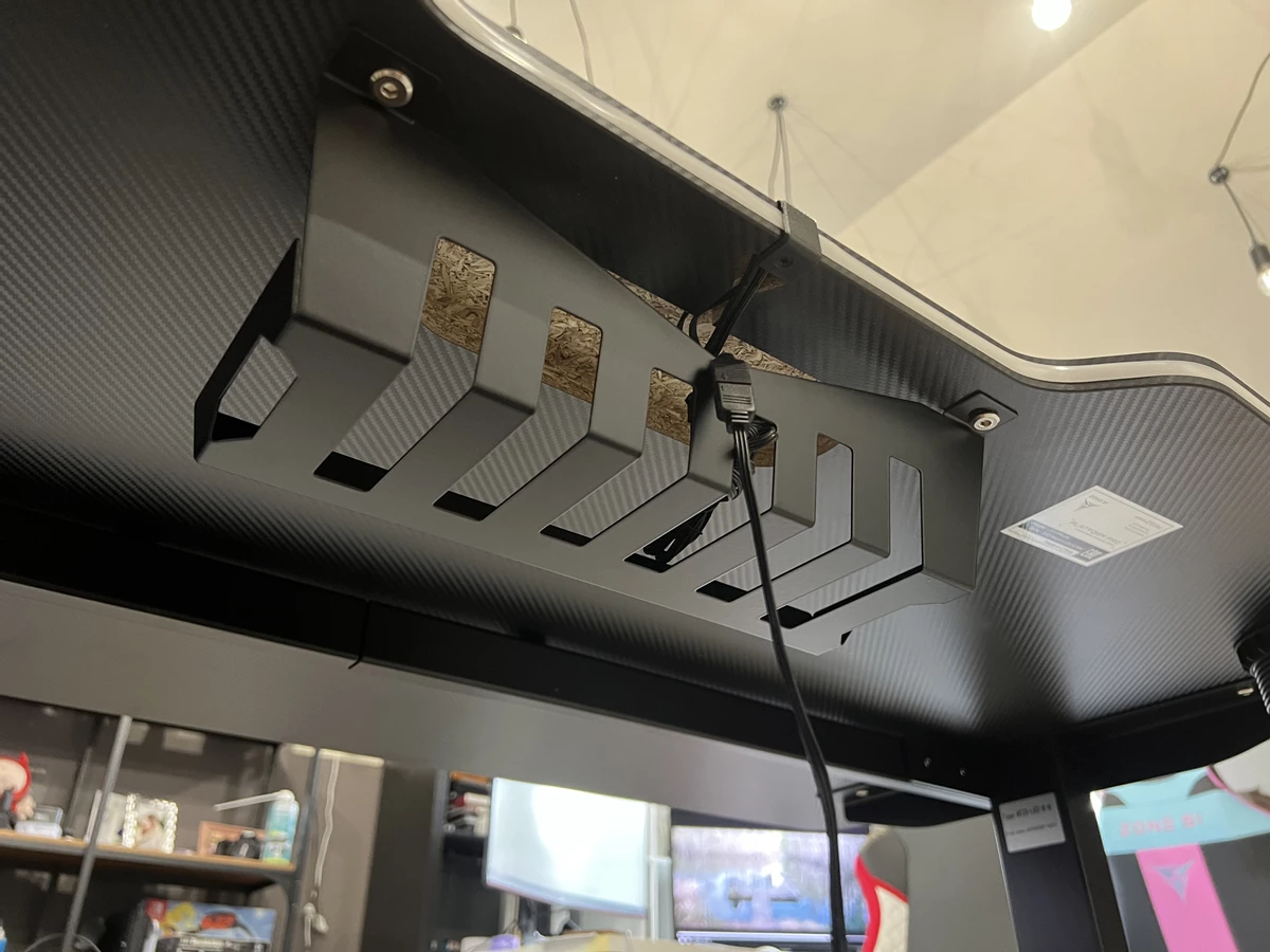 Обзор игрового стола Zone51 Platform 160, функционально, стильно, дорого Обзор игрового стола Zone51 Platform 160, функционально, стильно, дорого