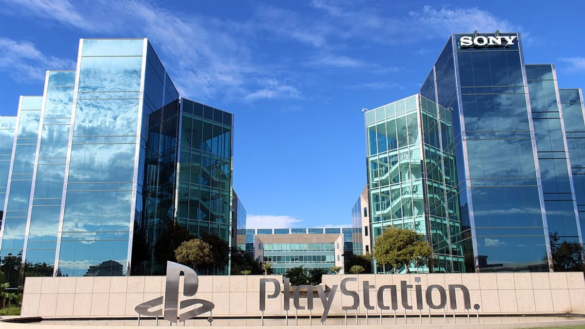 Не консоли, а игроки — новая стратегия Sony вызвала лишь насмешки в Сети, в том числе у бывшего главы PlayStation Studios Не консоли, а игроки — новая стратегия Sony вызвала лишь насмешки в Сети, в том числе у бывшего главы PlayStation Studios