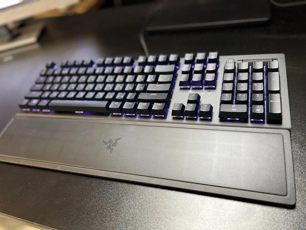 Обзор игровой клавиатуры Razer BlackWidow V3 (Yellow Switch) Обзор игровой клавиатуры Razer BlackWidow V3 (Yellow Switch)