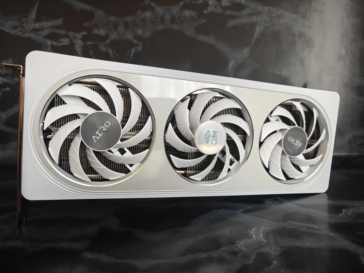 Обзор Gigabyte RTX 5060 Aero OC — белая и производительная Обзор Gigabyte RTX 5060 Aero OC — белая и производительная