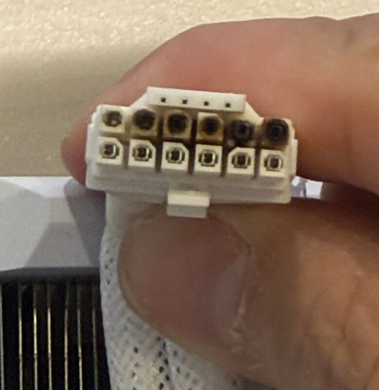 Ни одна RTX 5090 не в безопасности — ограничение потребление не спасло коннектор питания от самоуничтожения Ни одна RTX 5090 не в безопасности — ограничение потребление не спасло коннектор питания от самоуничтожения