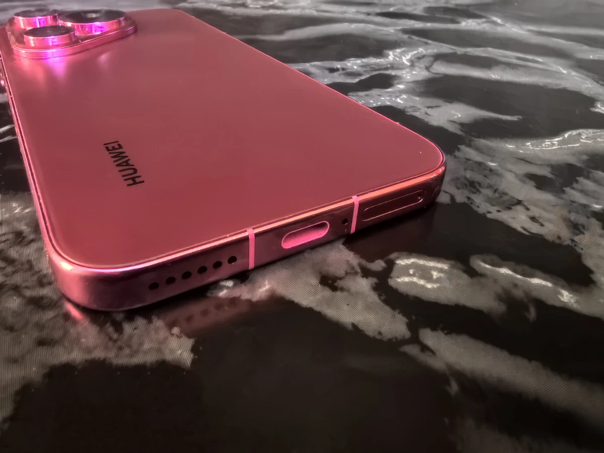 Обзор Huawei Pura 70 — младшенький среди старшеньких Обзор Huawei Pura 70 — младшенький среди старшеньких