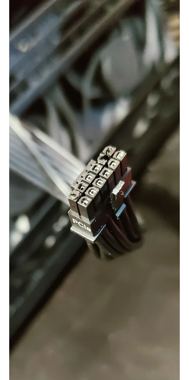 Еще одна RTX 5090 пострадала от разъема питания 16-pin