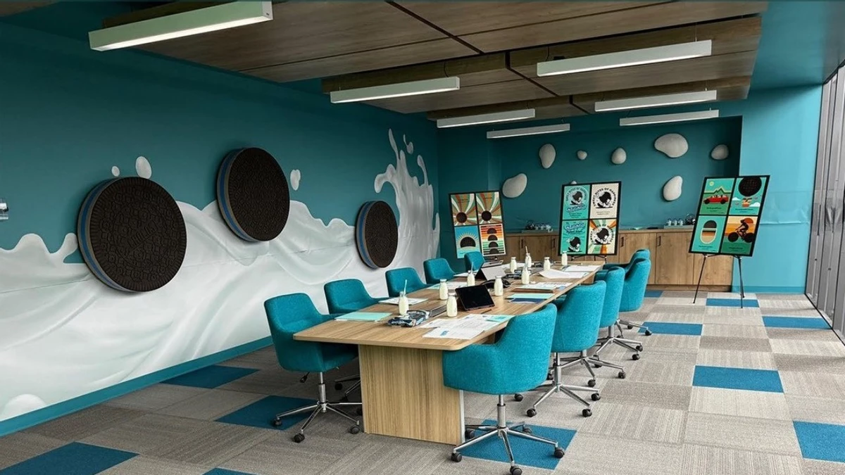 Джеймс Ганн выложил фото с печеньками, намекнув на Марсианского Охотника в «Человеке Завтрашнего Дня»