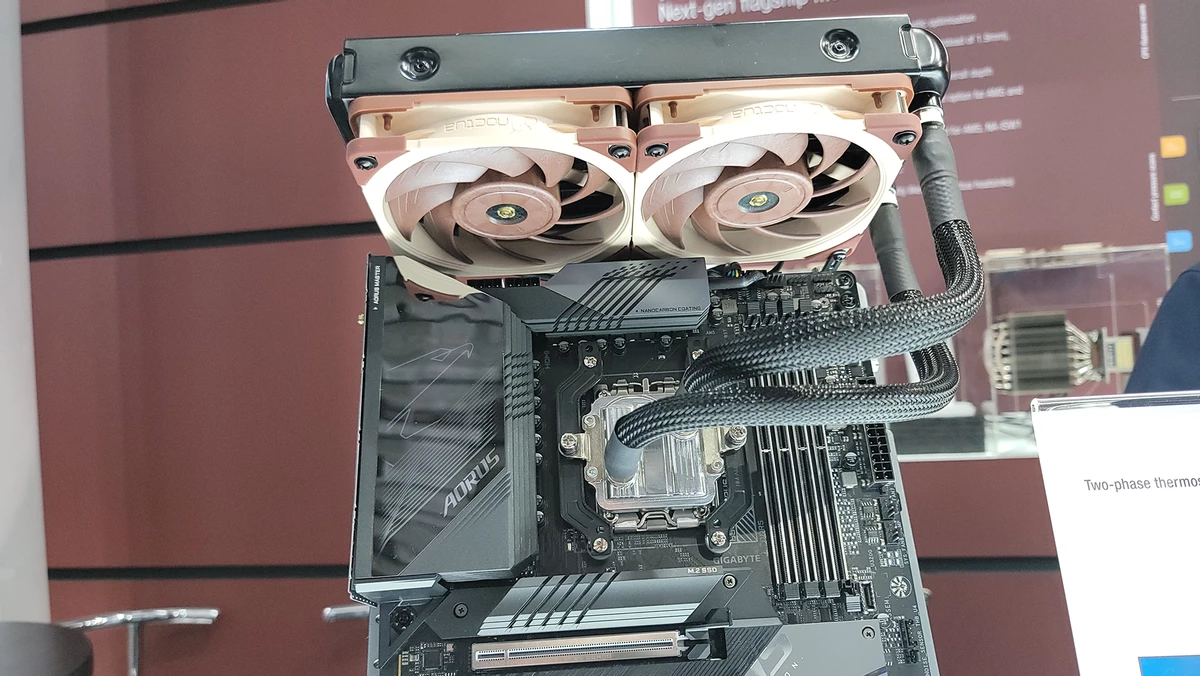 Noctua показали СЖО для процессора без помпы Noctua показали СЖО для процессора без помпы